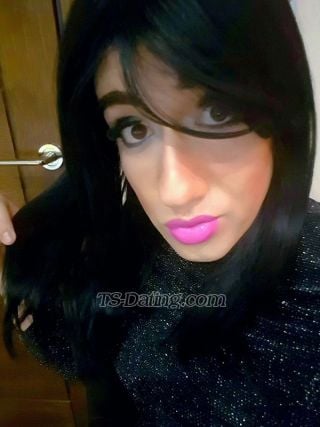 trans girl LLORENAXXL 7826563