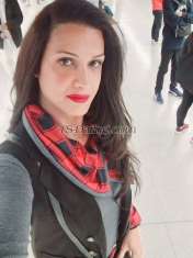 Luna Emperatriz LUNA90210 LUNA90210 Barcelona Transex Hola,
 me llamo Luna, 
y soy una mujer trans muy
cariñosa, tranquila y atenta. Siempre me gusta poner mi
mejor sonrisa en mi cara y transmitir buenas vibraciones
para todo el mundo.
Cuando tengo ganas de
divertirme, considero que no hay nada como salir de fiesta a
mi discoteca favorita y bailar sin parar hasta el amanecer.
Para mí es un instante de libertad y de felicidad
pura.
A su vez, me fascina juntarme con amigos para
ir a cenar a restaurantes con buen ambiente en los que
podamos tener una conversación distendida y súper
divertida. También adoro viajar y tener la chance de
conocer nuevas culturas.
Si tienes ganas de vivir
una aventura inolvidable a mi lado realizando todas estas
actividades, Envíame un mensaje por WhatsApp y recibirás
todos los detalles. 665041122. Vivo en Barcelona, y te
aseguro que te haré disfrutar como nunca. ¡Anímate!