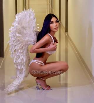 trans girl Laddawan 0049505