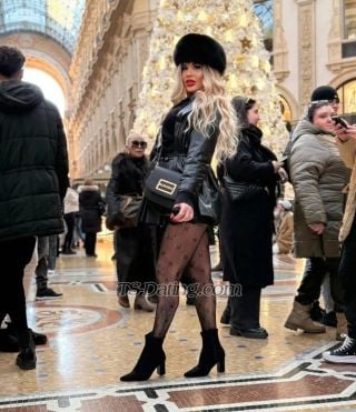 trans girl LaraBelmondo 2522303