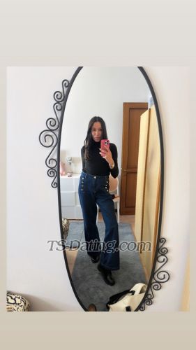 trans girl Larissacardb 8077708