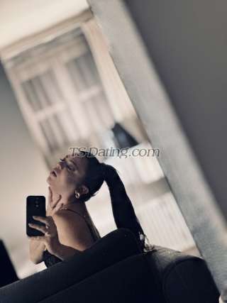 trans girl Leonna 8537072