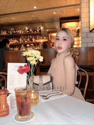 trans girl LillyBloosom 0290776