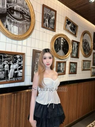 trans girl LillyBloosom 1534612