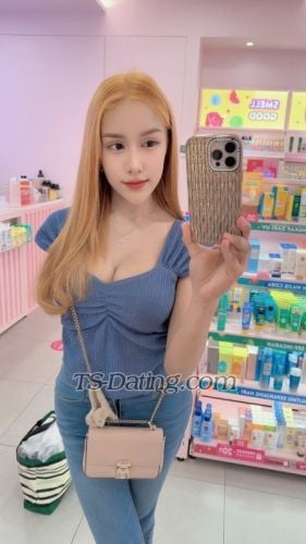 trans girl LillyBloosom 6420810