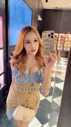 trans girl LillyBloosom 8555471
