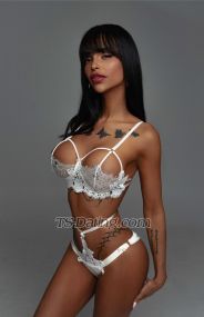 Loraine ts Belgrade Transex Ciao, mi chiamo Lilith, una pornostar trans, ho 25 anni. super femminile esperta per principianti con appartamento privato, sono attiva e passiva mi piacciono le feste e le lunghe sessioni, sono anche bisessuale e mi piace incontrare le coppie. Sono esclusiva, elegante e super sexy con un corpo in forma e una bellissima pelle colorata! Non lasciarmi passare, sono qui solo per un breve periodo! 