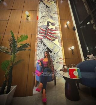 trans girl Lourasandhu 2632844