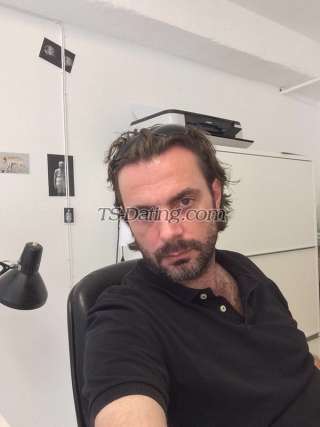 Luc121973-6258881