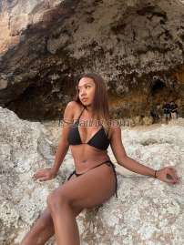 El livbedumb livbedumb Bali Transex Salut, c'est moi Liv, ton adorable bébé aux seins et aux fesses rondes, ce sera un plaisir de te rencontrer ! 22 ans 🤫 J'ai beaucoup d'expérience et je me soucie que nous ayons tous quelque chose de réel et d'amusant pendant nos moments. Je suis très propre, ça sent bon, c'est pourquoi je suis difficile à oublier, upsie🫢 Ces courbes parfaites que vous adorerez tenir et gémir de douceur à chaque fois que vous les entourez. Je suis assez soumise, j'adore le sucer lentement et te donner une fellation bâclée que tu n'oublieras jamais, et toujours prête à t'attendre dans des tenues mignonnes et sexy. Privé et sécurisé. Alors qu'attendez-vous ? Envoyez-moi un message via Whatsapp (uniquement) 🫵🏼❤️ À bientôt !