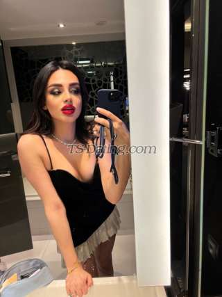 trans girl MISSBELLUCI 0044558 trans girl MISSBELLUCI 0044558