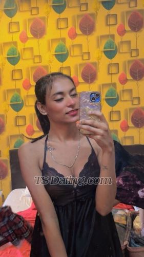 trans girl Mahitaneja 5695576