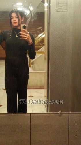 trans girl ManikaArora 9473366