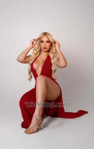 trans girl MarianaFortu 7931618