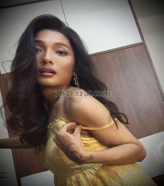 trans girl Maxinaxxx 6860636