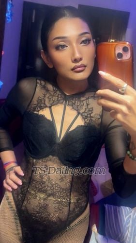 trans girl Maxinaxxx 8037369