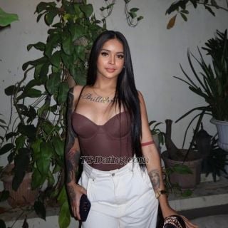 escort transexuelle / Meriam / Inde