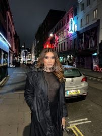 MonicaBrava London Transex Olá Kinker por aí!!! Você tem alguma fantasia louca ou sonho mais selvagem que você quer que aconteça e torná-lo real! de Palavras e Imaginações! Agora faça os movimentos e ações! Pare de inibições e hesitações, para que você não acabe com angústia e remorsos! Eu deixo você sentir as verdadeiras satisfações! Vamos! Sinta as pequenas mordidas e arranhões das minhas presas e garras, e experimente o 'ROAAAAAAAAWR' selvagem que eu posso ser!! Im ostensivamente sedutor e minha persuasão é ilimitada .. Eu posso quebrar seu bumbum como nenhum outro, você vai andar como um pato atrás da minha porta. Eu sou a Monica Brava e no melhor tempero da sua vida!!