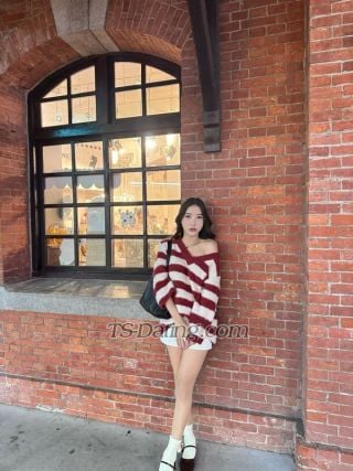 trans girl Mookda 9071991