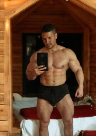 Muscledguy-4590960