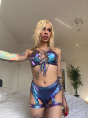 madisonm Barcelona Transex ENGLISCH GESPROCHEN Hallo, ich bin Madison und ich bin 23 Jahre alt und eine köstliche junge Transsexuelle mit Tätowierungen, einem schlanken Körper und einer glatten Haut, braunen Augen, dunklen Haaren, sehr charismatisch und immer lächelnd. Ich bin hier, um Ihnen meinen exklusiven und VIP-Service anzubieten: Zungenküsse, besondere Behandlung, als ob Sie mein Freund wären, 69 beide, Sie ficken mich, ich ficke Sie (50 % vielseitig), ich mache Deep Throat, gegenseitige Cumshots, Speichelhandjob , reicher russischer Cord mit meinen Titten, auch hier für Pärchen (Frau und Junge). Je nach Wunsch etwas dominant oder hart dominant. Die Qualität ist der Preis. 200€ pro Stunde. Ich bin sicher, dass Sie es mit mir wiederholen werden, wenn ich wieder in Ihrer Stadt bin. Ich wohne immer allein in einer schönen Wohnung. Ich lebe nicht mit anderen Mädchen in einer WG. Ich bin super exklusiv. Verfügbar für eine gute Party und lange Sitzungen. 100 % ECHT, ich habe Bilder, Videos, soziale Medien. Sie können sehen, dass ich so bin wie auf dem Foto. Ich werde dich nicht täuschen. Komm und besuche mich. Sie werden es nicht bereuen.