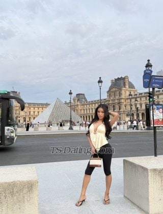 Shemale Escort - meganlei - Francia
