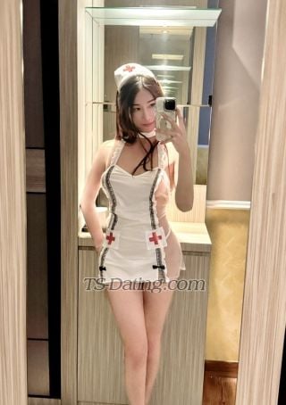 trans girl melonmoe 2890143