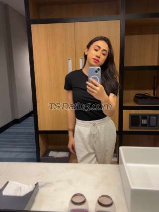 trans girl NESnowy 0629566