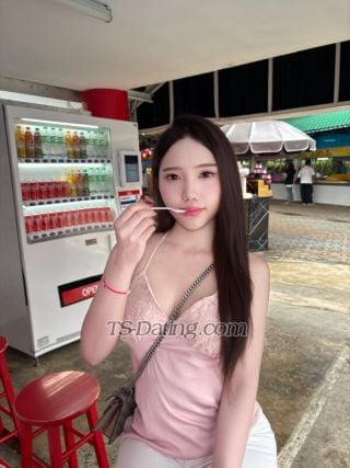 trans girl Nadeerra 0363703