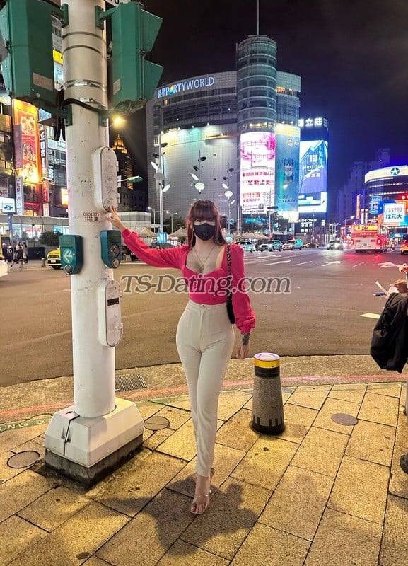 shemale model Luna in Kuala Lumpur