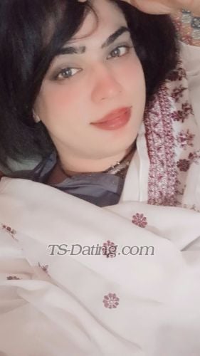 Acompañante Transexual / Neelam7700 / Pakistán