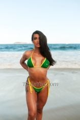 Nicole Nicolealeixo Nicolealeixo Milan Transex ✨ Merci d'avoir consulté mon profil. Je me présente : Je suis Nicole la Tgirl de votre plaisir, je suis prête à vous satisfaire dans tous vos désirs, Je suis belle, douce, bien éduquée, mignonne, Tgirl italo-brésilienne, 28 ans. La fille qui transforme les moments en expériences inoubliables. Je suis brune, je mesure 1,80 m, j'ai un corps de rêve, une peau douce et des lèvres charnues. Je doute que tu succombes à mon premier baiser. Je suis très calme, j'ai de la patience avec les « débutants » et j'aime apprendre des vétérans. Je suis toujours prête à vous accueillir et à vous montrer ce que c'est que de ressentir du plaisir. 21cm réel. Es-tu prêt? Appelez-moi pour que cette expérience se produise. Ps. Ce que vous voyez est ce que vous obtenez. bisous