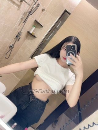 trans girl nunthaya 4011578