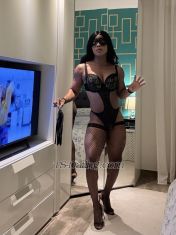 POUPI BLACK Oslo Transex Hi my darlings I am super sporty black transex CASSANDRA
First time in wien  ... I love sex. I like to be entertained
and to entertained. I am super cuddly, sensual and very
dirty ... I really like to dominate. Come discover me and
you can play with the pretty jewelry that I hide between my
legs ...