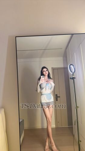 trans girl Pomelo1225 5712782