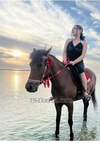 trans girl PrisaAyu 2139321