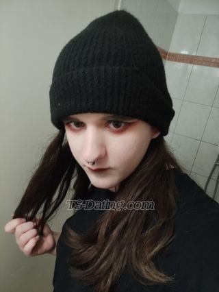 trans girl QueenLilith 2613910