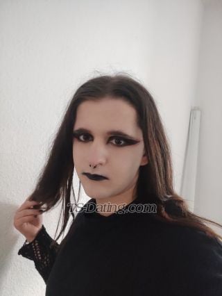 trans girl QueenLilith 2613975