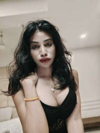 QueenSaleena 7745468 QueenSaleena 7745468