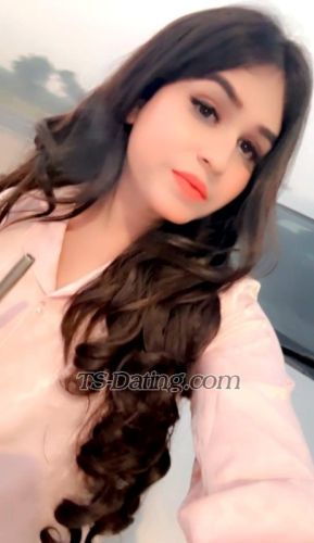 trans girl Raharoy 8912504
