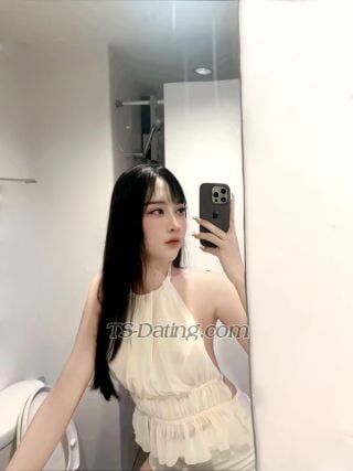 trans girl Rainz79 1207583 trans girl Rainz79 1207583