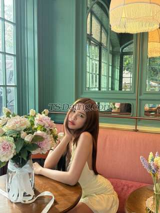 trans girl Reyaya 6612455