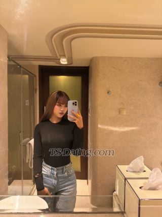 trans girl RubyLane 4005010