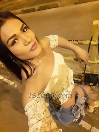 trans girl SARACAMPUZAN 0004536