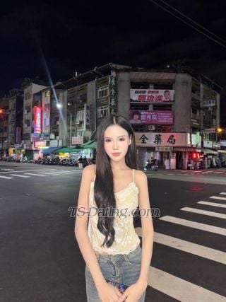 trans girl SIREN 1216517 trans girl SIREN 1216517