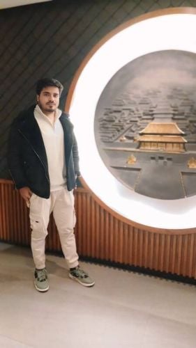 SaifAwan-6477381 