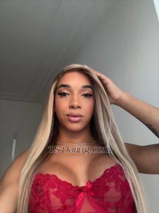 trans girl SexyValeryx 0649310