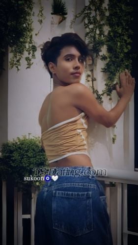 trans girl Shuze 6986007