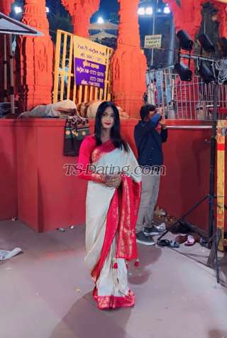 trans girl SilkNain 0855032 trans girl SilkNain 0855032