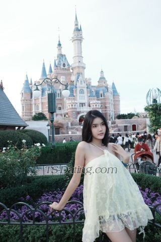 trans girl Siri2025 1791805